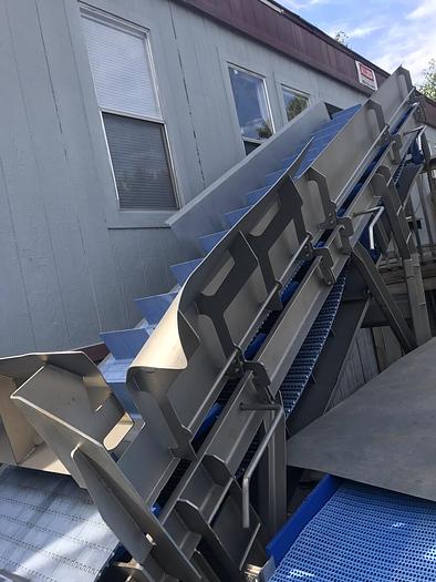 Used INCLINE CONVEYOR - FLIGHTED