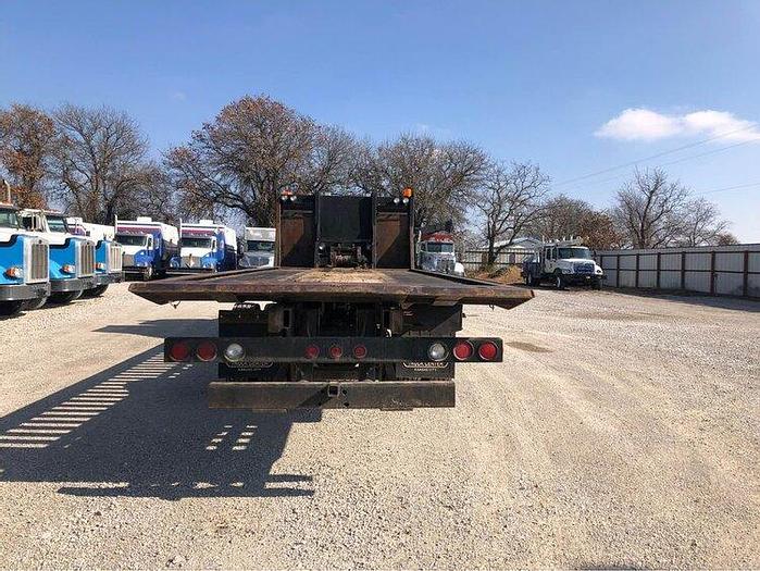 Used 2002 Peterbilt 330 roll back