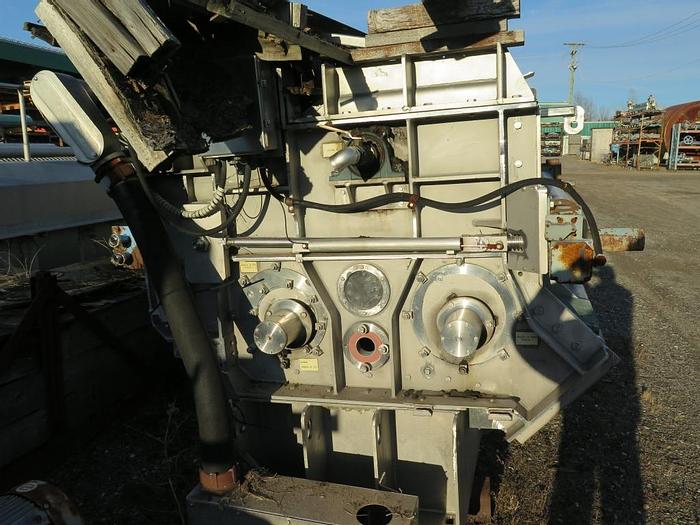 Used 107" (2.71M)  GL&V S/S PRESSURIZED HEADBOX MFG. 1988