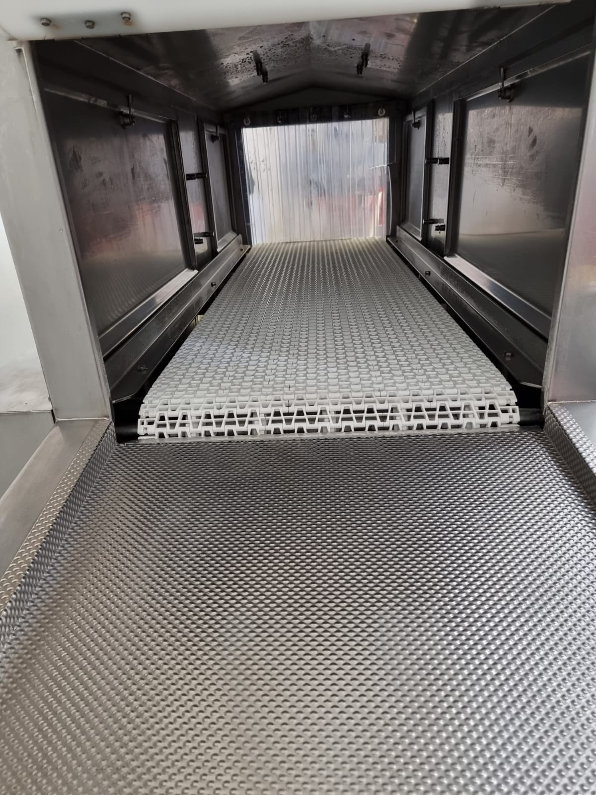 Used Used sanitising tunnel 