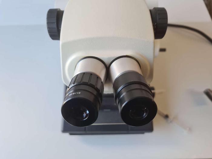Used Leica Ultracut 702501 Ultramicrotome Microtome with anti vibration table