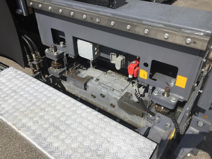 Used 2011 VOGELE SUPER 1803-2