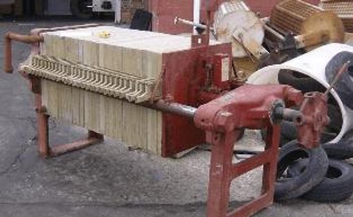 Used 13 CU. FT. SPERRY USED FILTER PRESS – 800 MM – POLYPRO – MANUAL CLOSURE