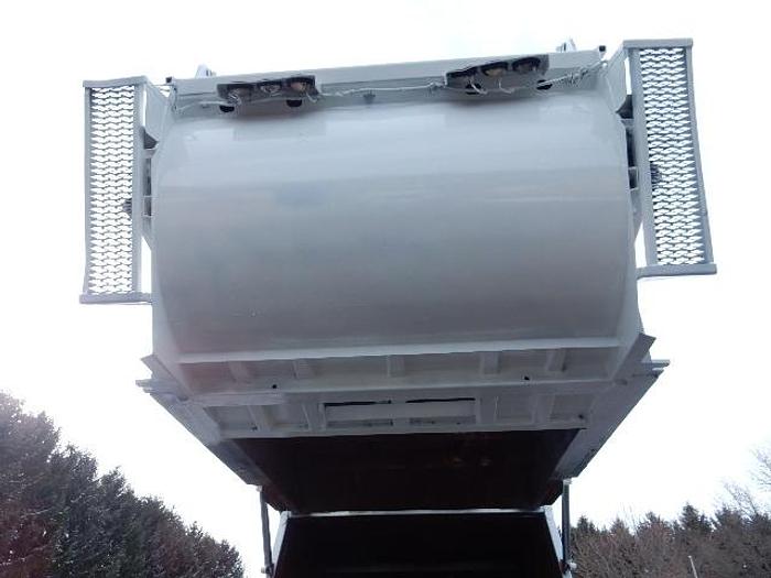 Used 1999 Volvo WG-64-T