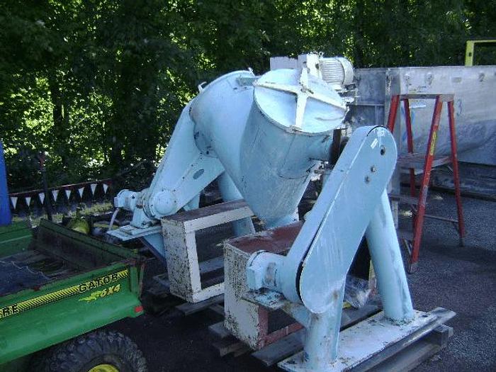 Used 5 CU. FT. P-K TWIN SHELL BLENDER – S/S – PIN BAR – 80# DENSITY #7383