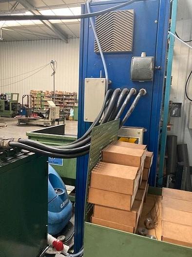 Utilisé Presses à double frappe avec roulage 