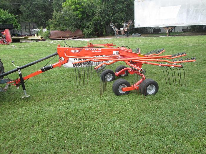 Used Kuhn GA 4220 TH Hay Tedder