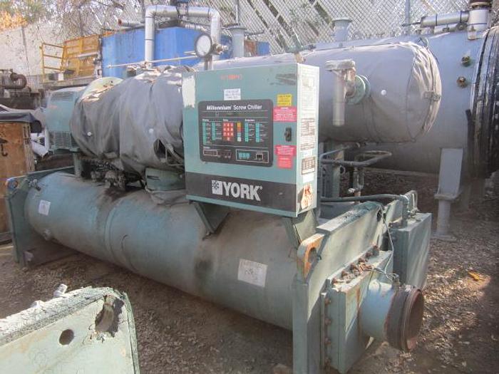 Used Refrig, Chiller, 250 Ton, York, Screw, Water Cooled, R-22 #S738847