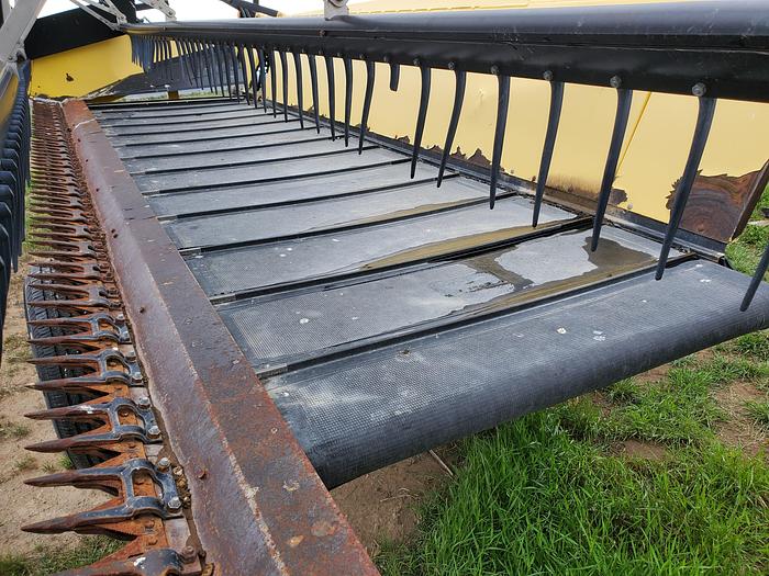 Used 30' Honey Bee WS30 Draper Header