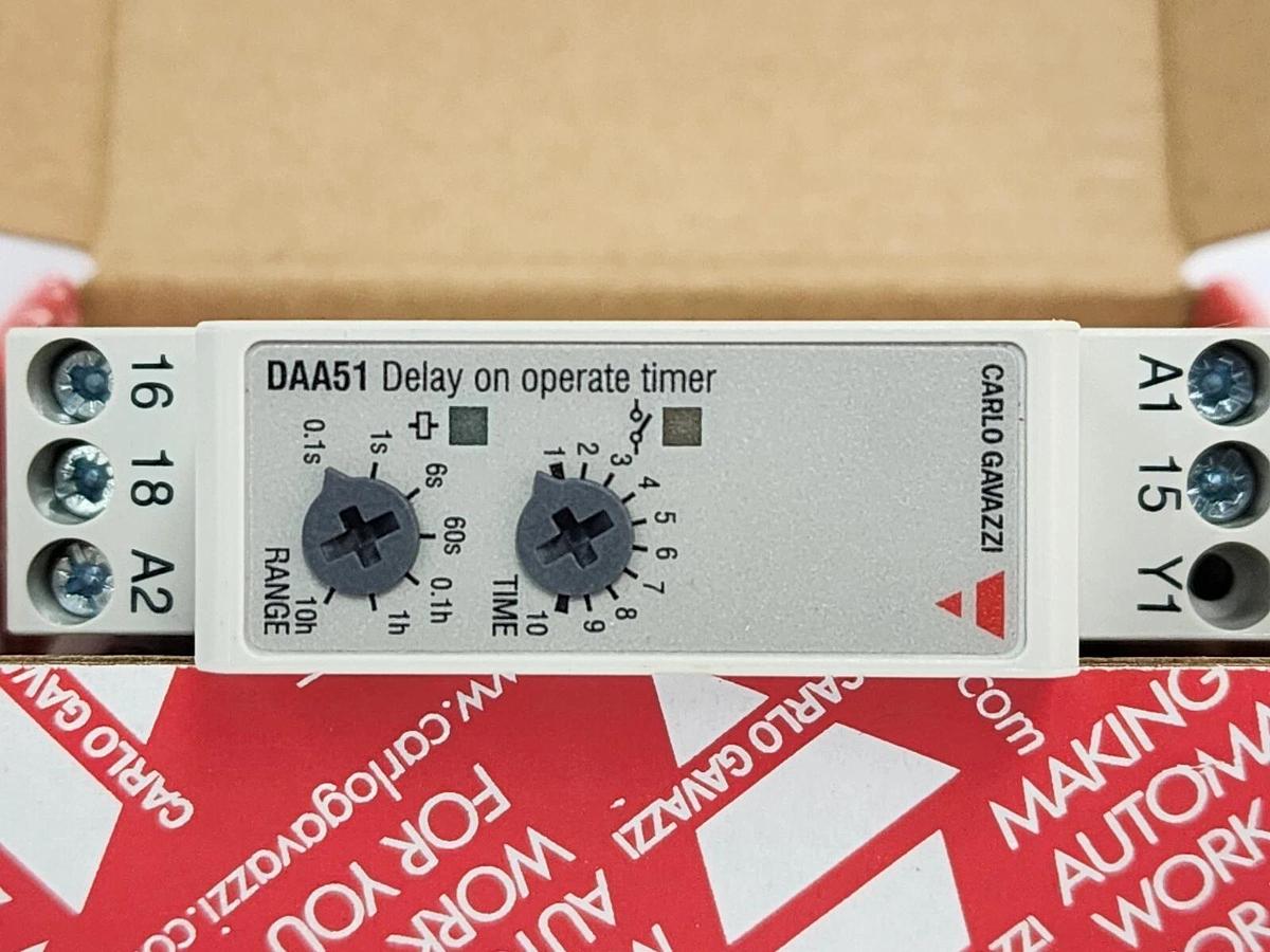 Used NIB CARLO GAVAZZI DAA51CM24 TIME DELAY RELAY