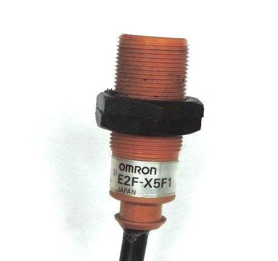 Used OMRON E2F-X5F1 PROXIMITY SWITCH 12-24VDC, E2FX5F1