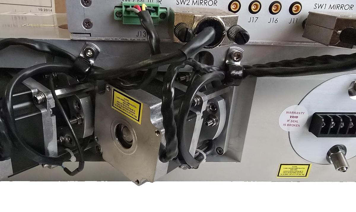Used IPG Photonics P30-002685 Fiber Laser Module 2X Beam Switch P30-001226 Controller
