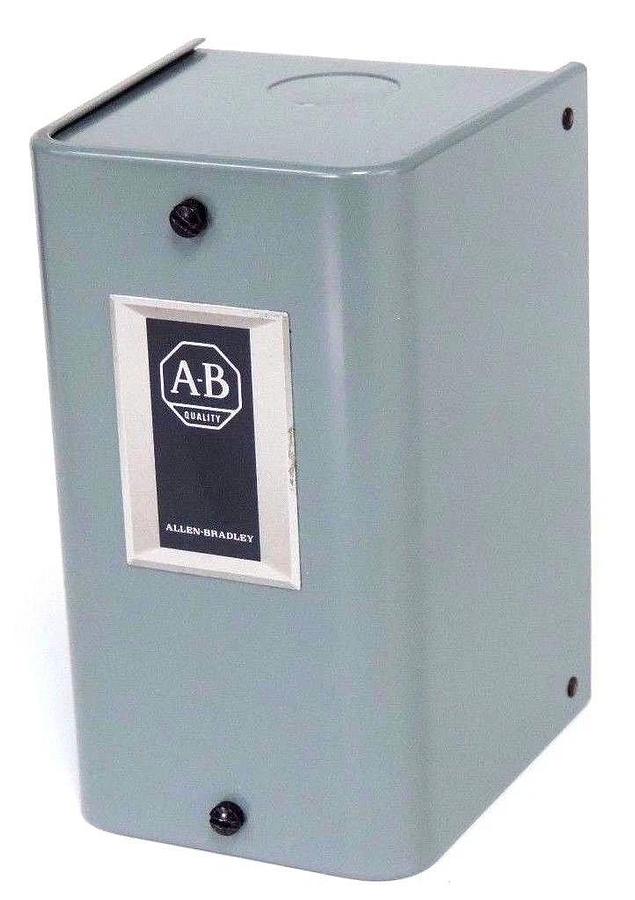 NIB ALLEN BRADLEY 700-CL201A1 CONTROL RELAY SER B W/ ENCLOSURE 700CL201A1