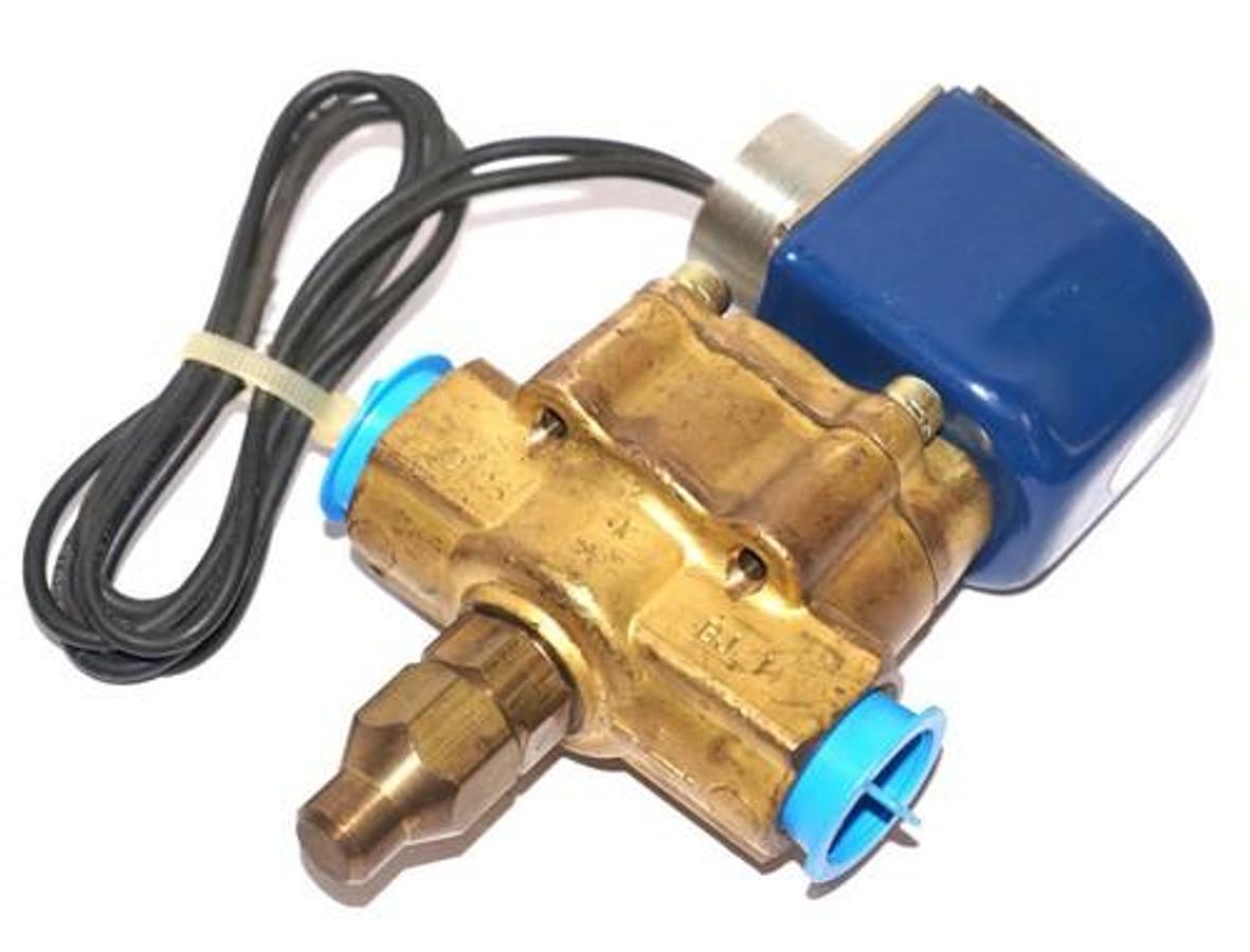Used NEW ALCO AMC 231-WB-08P04M SOLENOID VALVE 120V 50/60HZ 17-12W