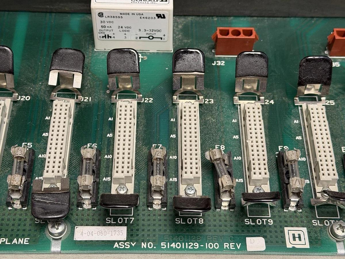 Used HONEYWELL 51401525-100 Rev A 15-Slot Chassis w/ (13) Digital & (2) Analog Module