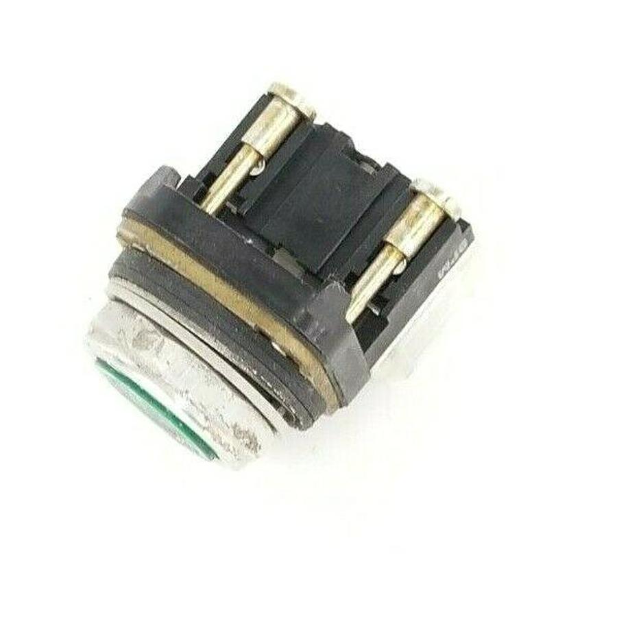 Used ALLEN BRADLEY 800T-A SER. T GREEN FLUSH CAP PUSHBUTTON W/ 800T-XA SER. D CONTACT
