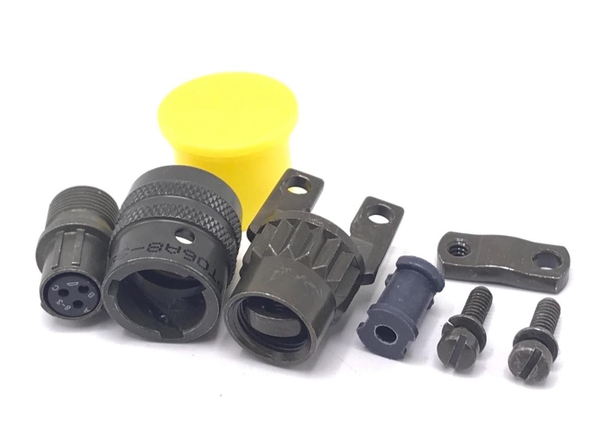 Used AMPHENOL PT06A8-3S-SR CIRCULAR CONNECTOR MINIATURE CYLINDRICAL U10-101987-083