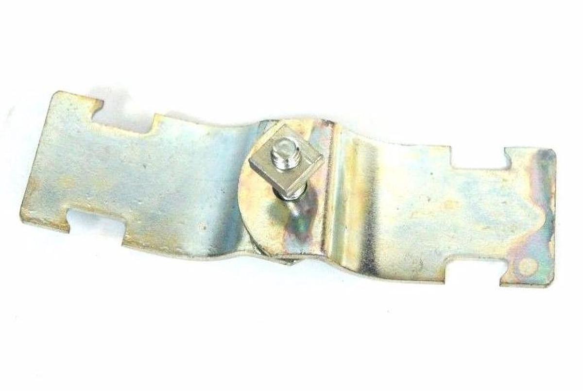 Used LOT OF 26 NEW B-LINE B2003PA 1" THINWALL CONDUIT CLAMPS