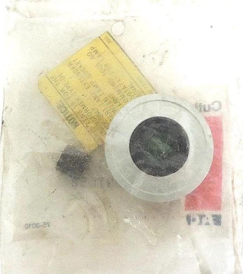 Used LOT OF 2 NEW CUTLER-HAMMER 10250TC58 SIDE LIGHTED PUSH-PULL LENS GREEN