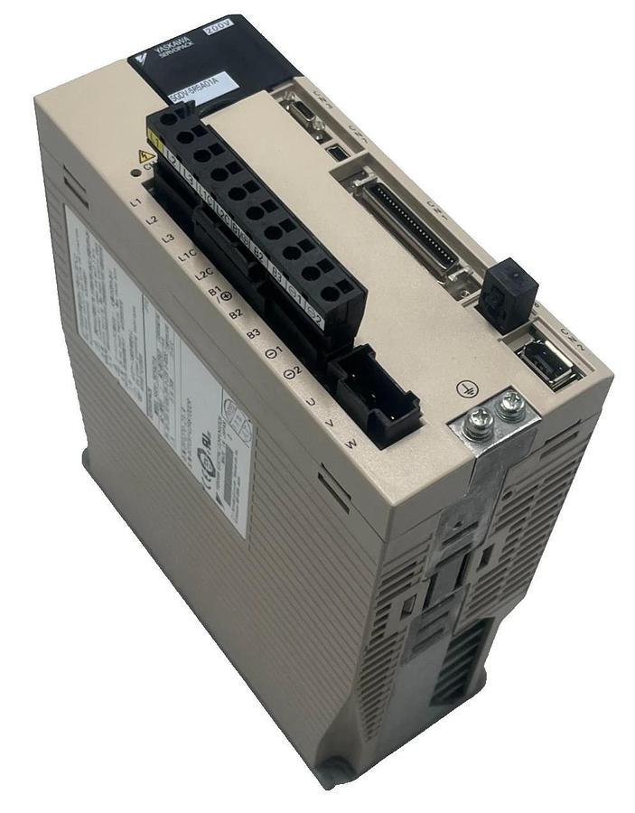 Used YASKAWA SGDV-5R5A01A Servopack Servo Drive Amplifier 0.75kW 750W Sigma V Series