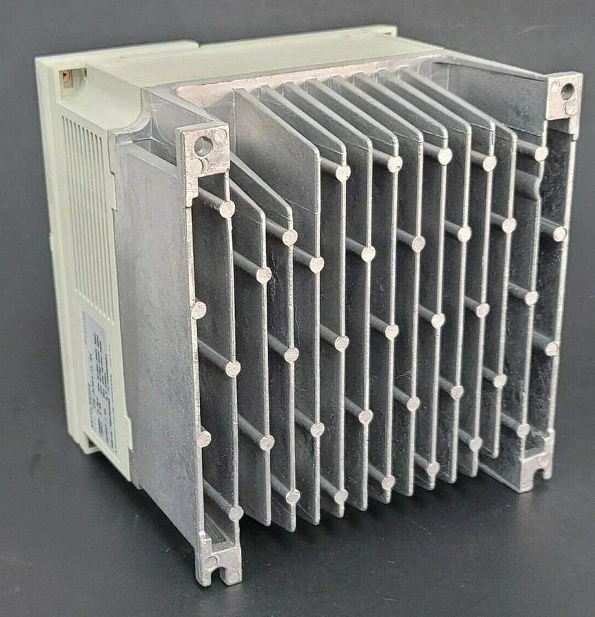 Used MITSUBISHI FR-A044-0.4K COMPACT SIZE INVERTER FR-A SERIES AC380-460V 50/60HZ