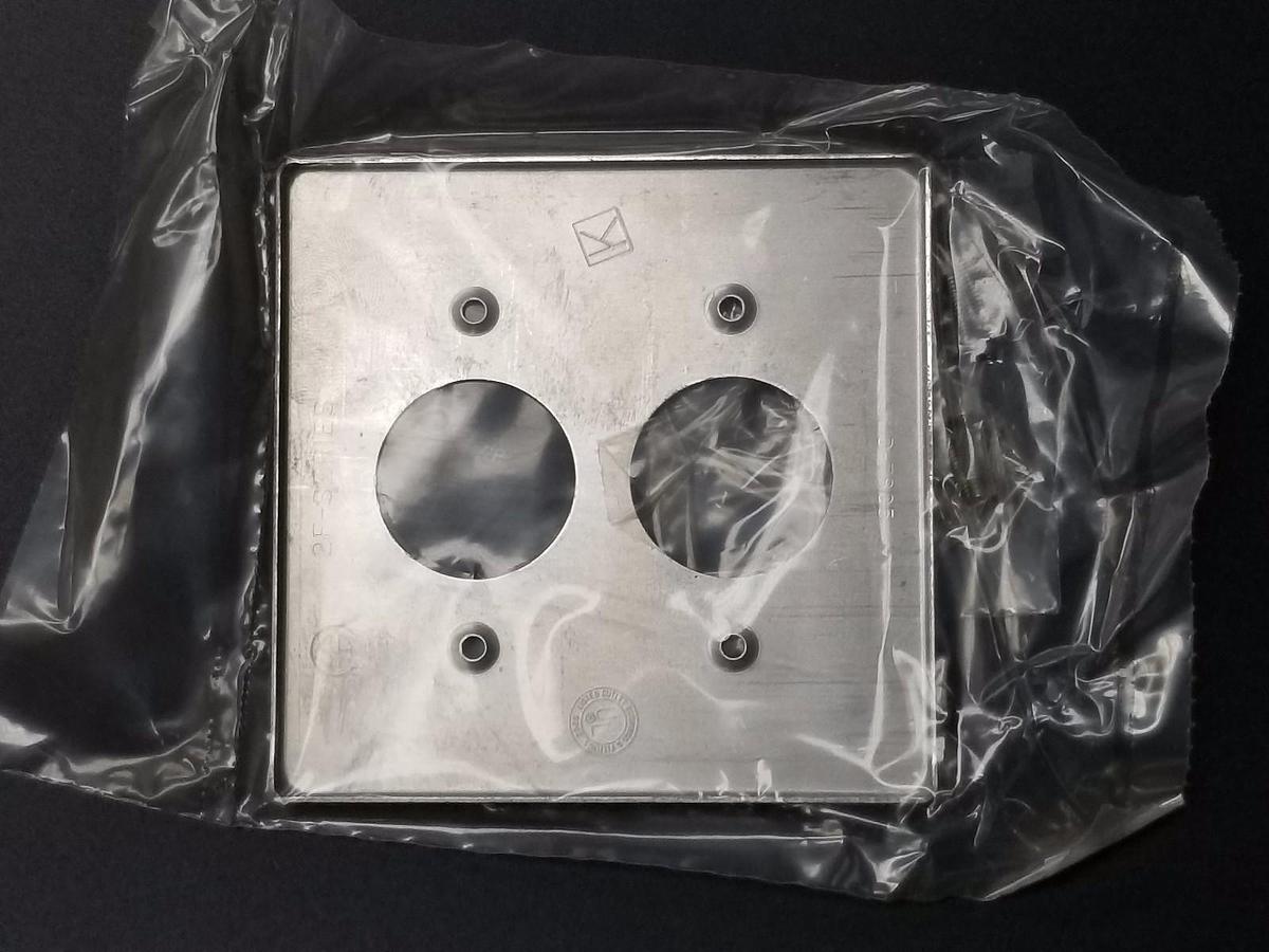 NIB HUBBELL KILLARK 2FR STAMPED ALUMINUM COVERS (BOX OF 10)