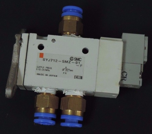 Used SMC SYJ712-5MZ-01-F 3-PORT SOLENOID VALVE SYJ7125MZ01F