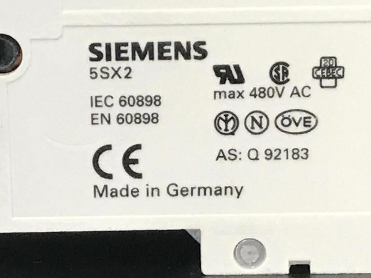 Used SIEMENS 5SX22 CIRCUIT BREAKER 5SX22C6, 400V, 2P, 6A, W/ 5SX9100-HS CONTACT BLOCK