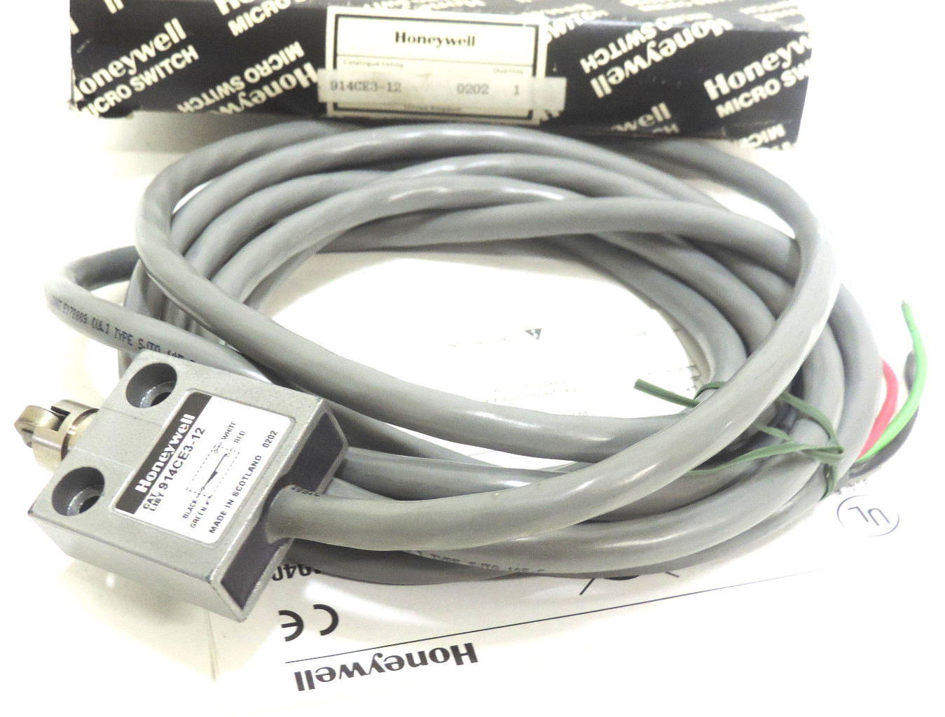 Used NIB HONEYWELL 914CE3-12 PLUNGER SWITCH EN60947-5-1, SERIES 914CE 12FT CABLE