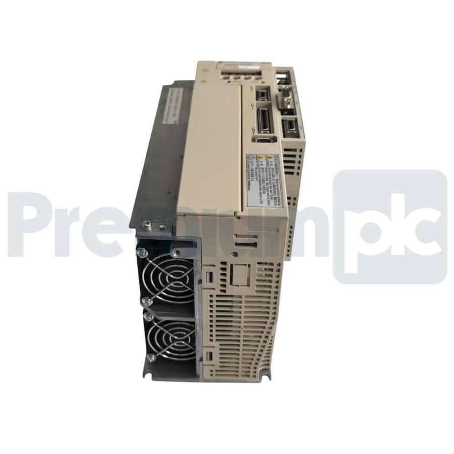 Used YASKAWA SGDH-30DE / SGDH30DE SIGMA II SERVOPACK AMPLIFIER 400V 3kW w/JUSP-NS500