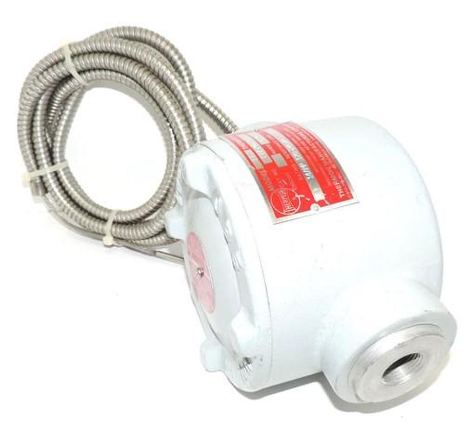 Used NEW THERNON ET7-200 THERMOSTAT. RANGE 0-200F, 14 AMP, 120-240 VAC, ET7200