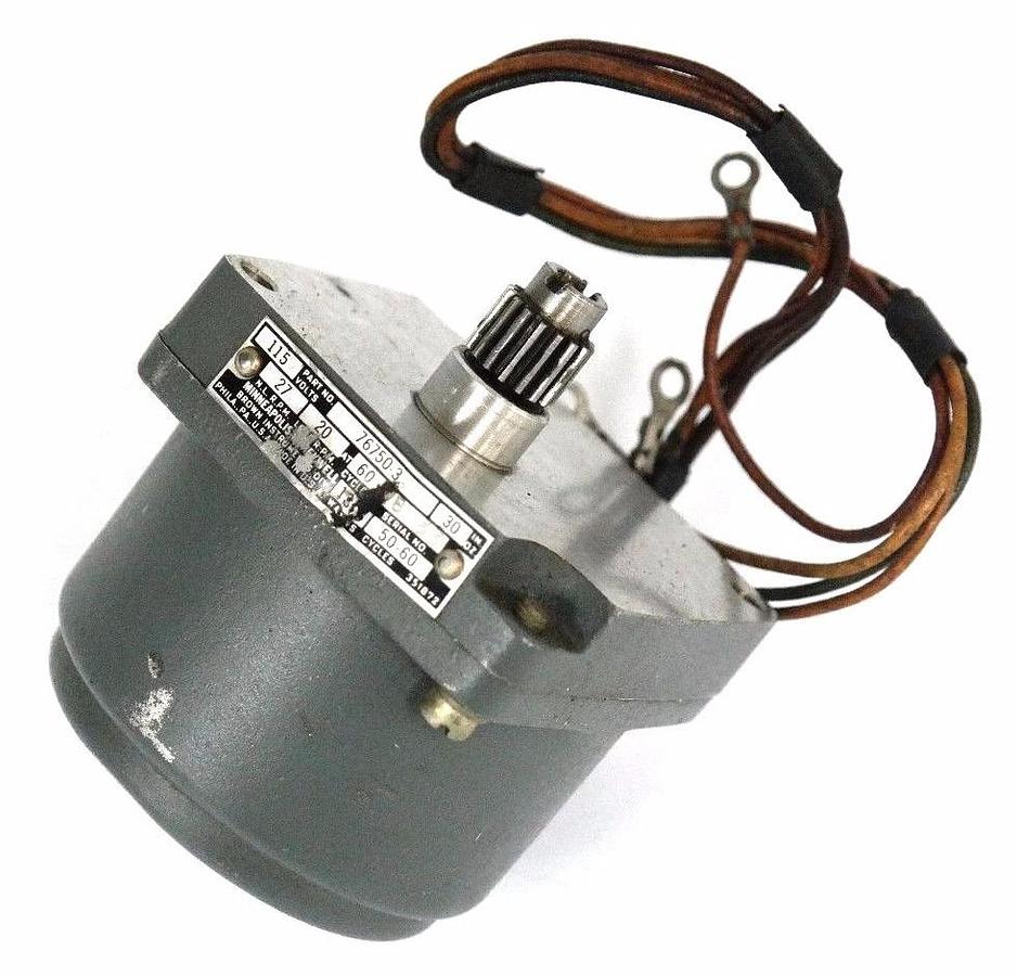Used HONEYWELL 76750-3 GEARCASE MOTOR 115 VOLT, 13.5 WATT, 27/20 RPM, 767503