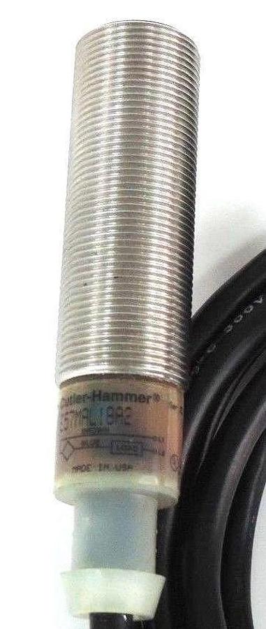 NEW EATON CUTLER HAMMER E57MAL18A2 TUBULAR INDUCTIVE PROXIMITY SENSOR SERIES E1