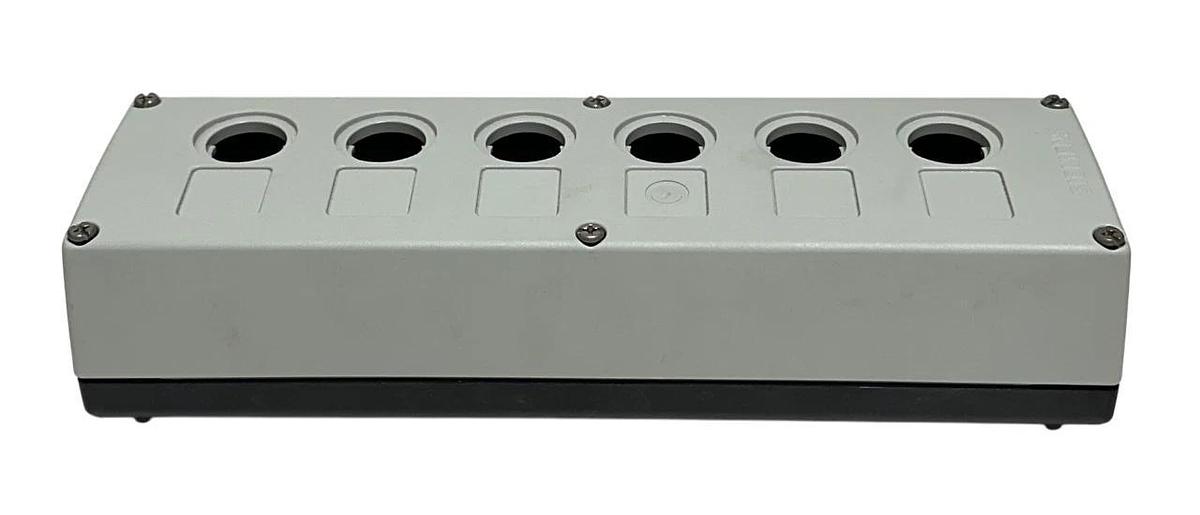 2 SIEMENS SB3 806-0AA3 / SB38060AA3 EMPTY ENCLOSURES FOR COMMAND DEVICES NSMP