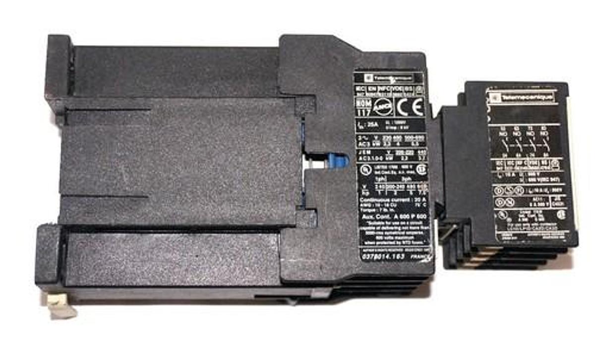 Used TELEMECANIQUE LP1D0910BD CONTACTOR LP1-D0910-BD 24V W/ LA1-DN-40