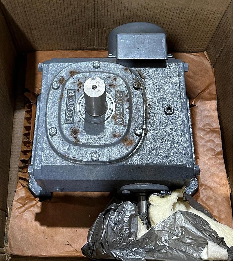 BOSTON GEAR 732D-10SF-G2 / 46892-88 700 SERIES WORM GEAR SPEED REDUCER 10:1 NSMP