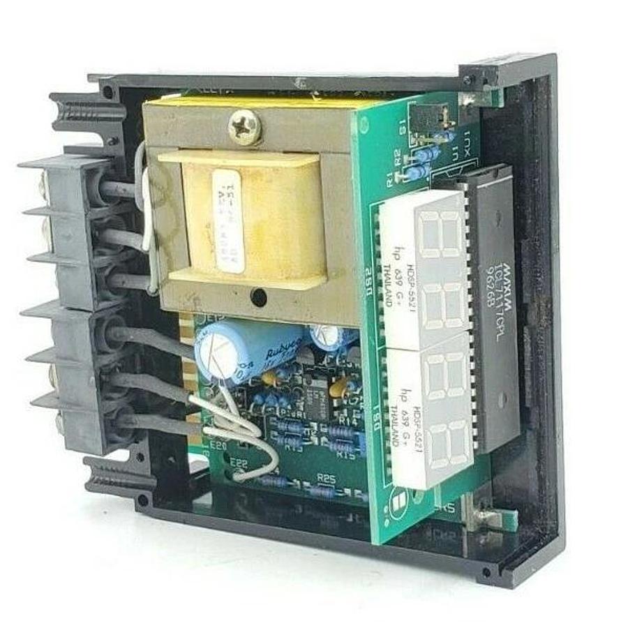 Used NEWPORT ELECTRONICS 201AN-5 DIGITAL VOLTAGE METER 115V 2.4W *MISSING FACEPLATE*
