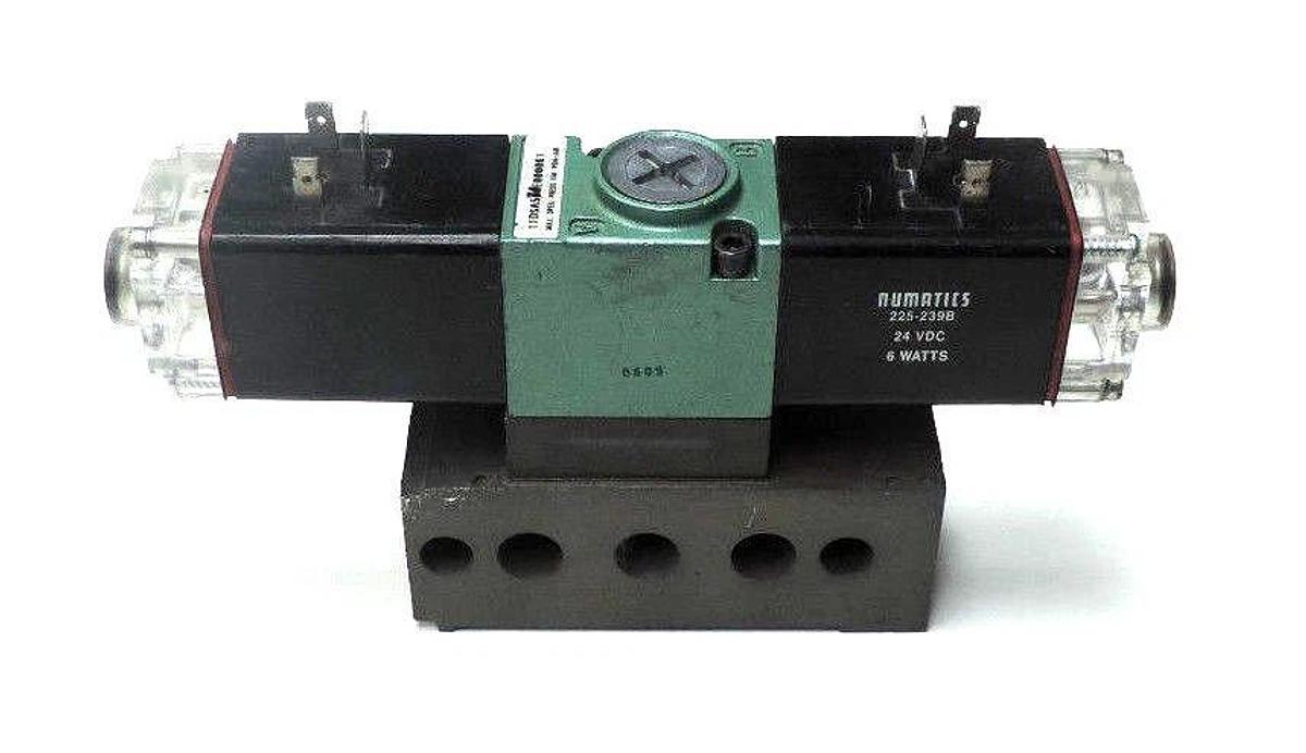 Used NUMATICS 11DSA500E000061 VALVE W/ 225-239B 24VDC 6WATTS COIL