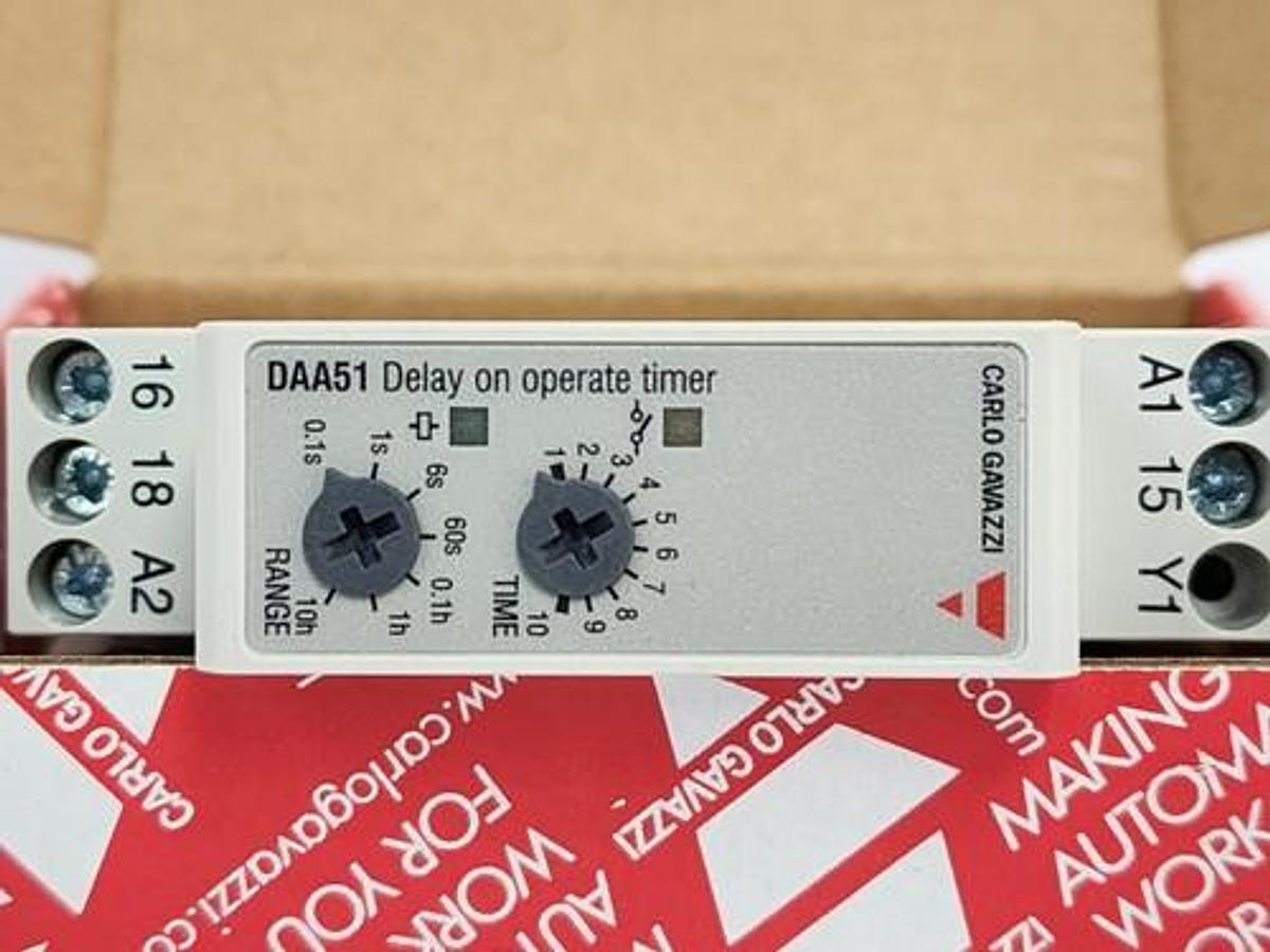 NIB CARLO GAVAZZI DAA51CM24 TIME DELAY RELAY