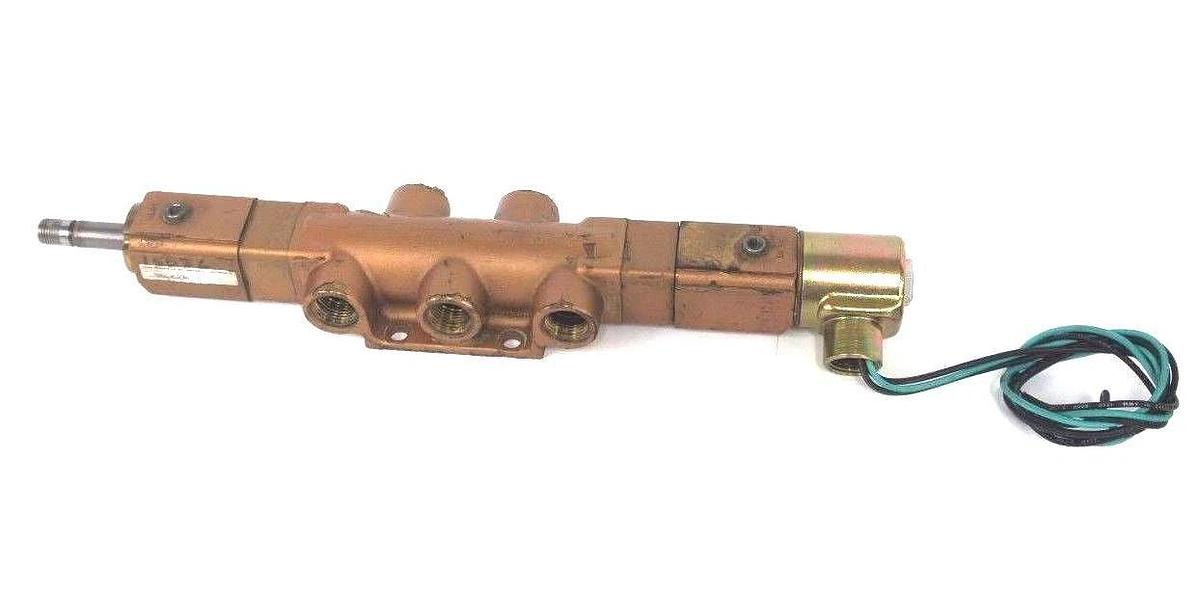 Used VERSA VXX-4523-A120 SOLENOID VALVE 40-175 PSIG 120V @ 60HZ, VXX4523A120