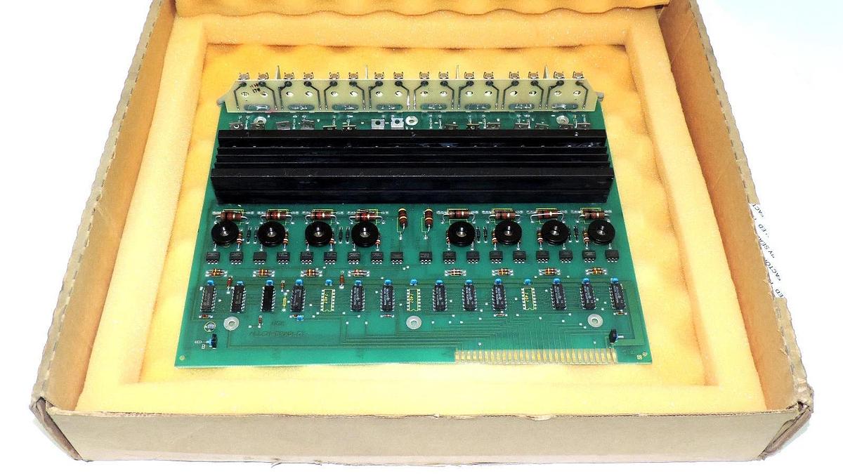 Used ALLEN BRADLEY 7300-UOH RELAY BOARD 7300UOH
