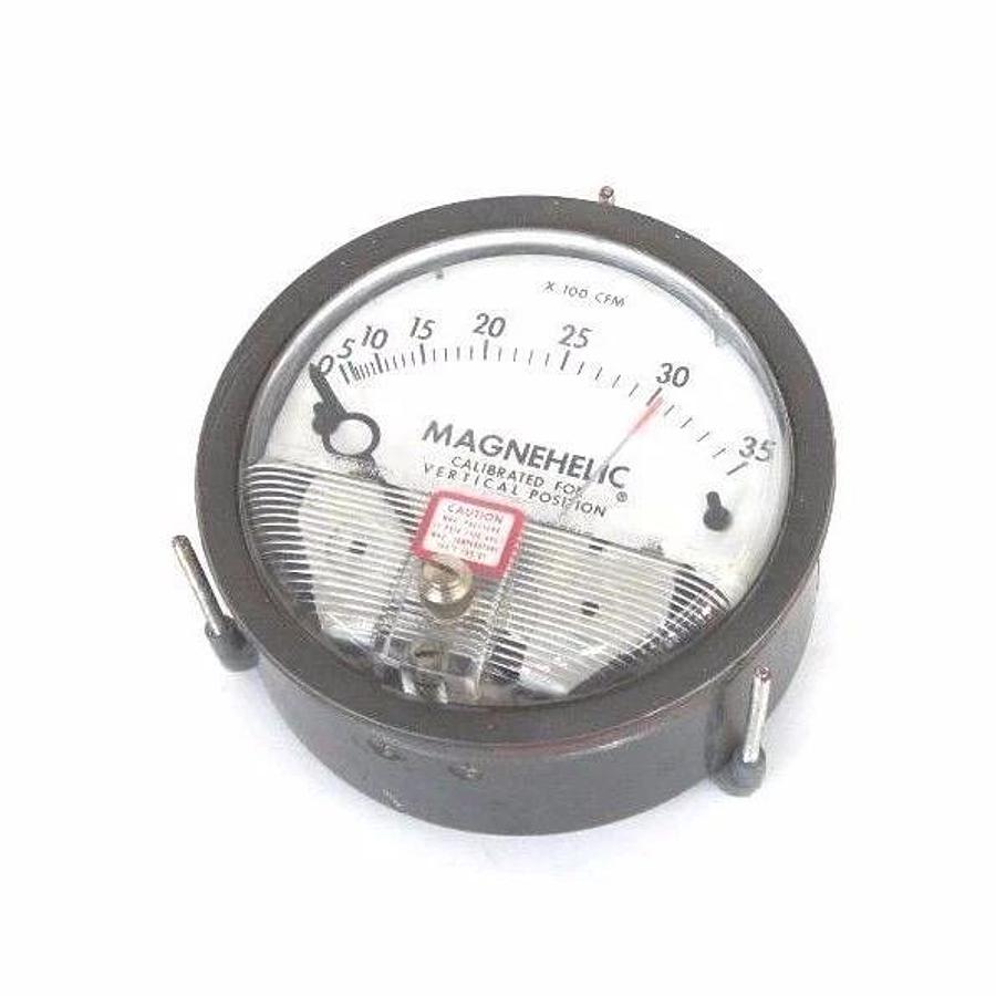 Used DWYER 12-167003-00 MAGNEHELIC PRESSURE GAUGE 0-35 PSI X 100 CFM, 1216700300