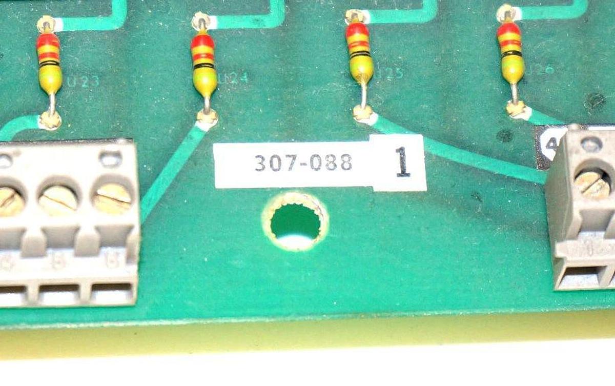 Used UNICO 307-0881 I/O FANNING STRIP BOARD 32 POSITION W/ 12 IAC5 & 8 OAC5 MODULES