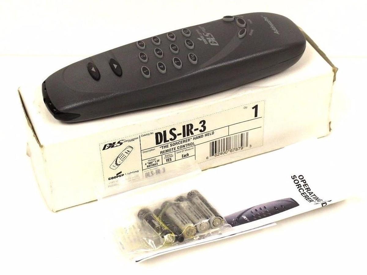 Used NIB DLS COOPER LIGHTING DLS-IR-3 REMOTE W/BATTERIES DLSIR3