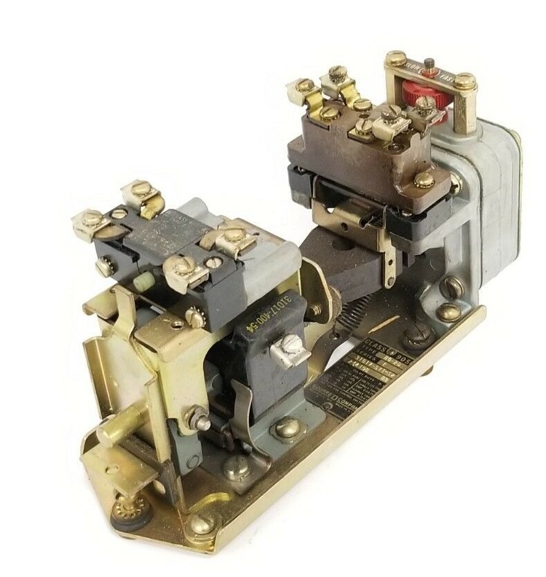 Used SQUARE D 9050-BO2D SER. E PNEUMATIC TIMING RELAY BO-2D B0-2D 9050BO2D