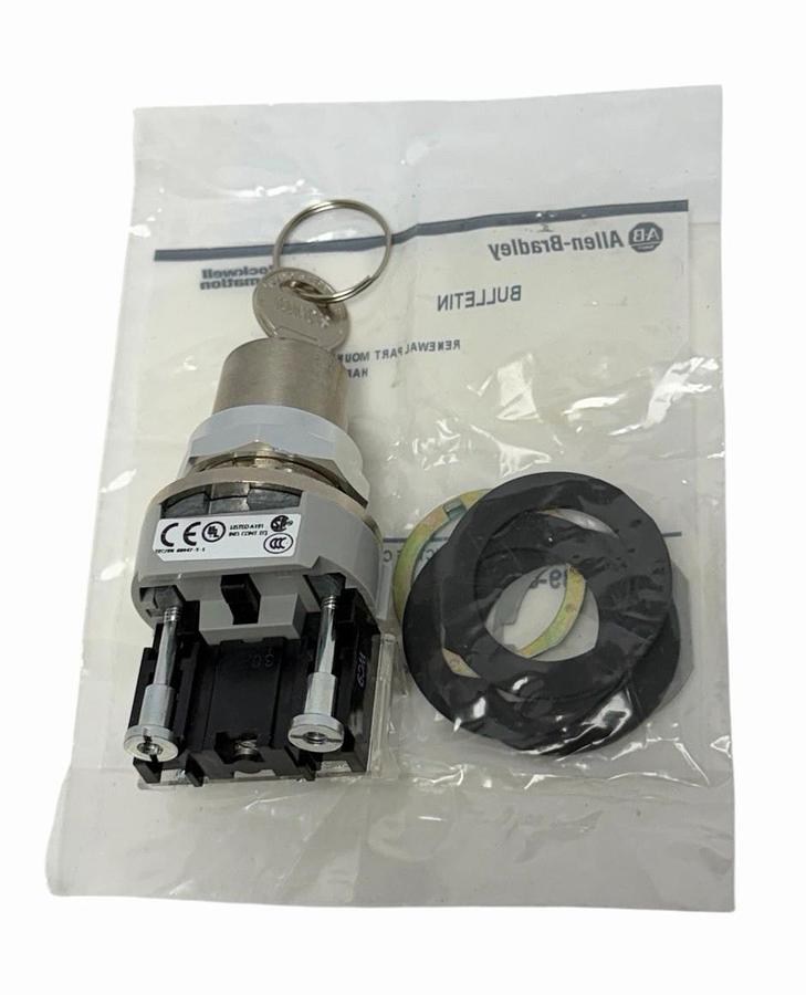 Used NIB ALLEN BRADLEY 800T-H3116A 30mm SELECTOR SWITCH 2-POS. 800TH3116A SER. T