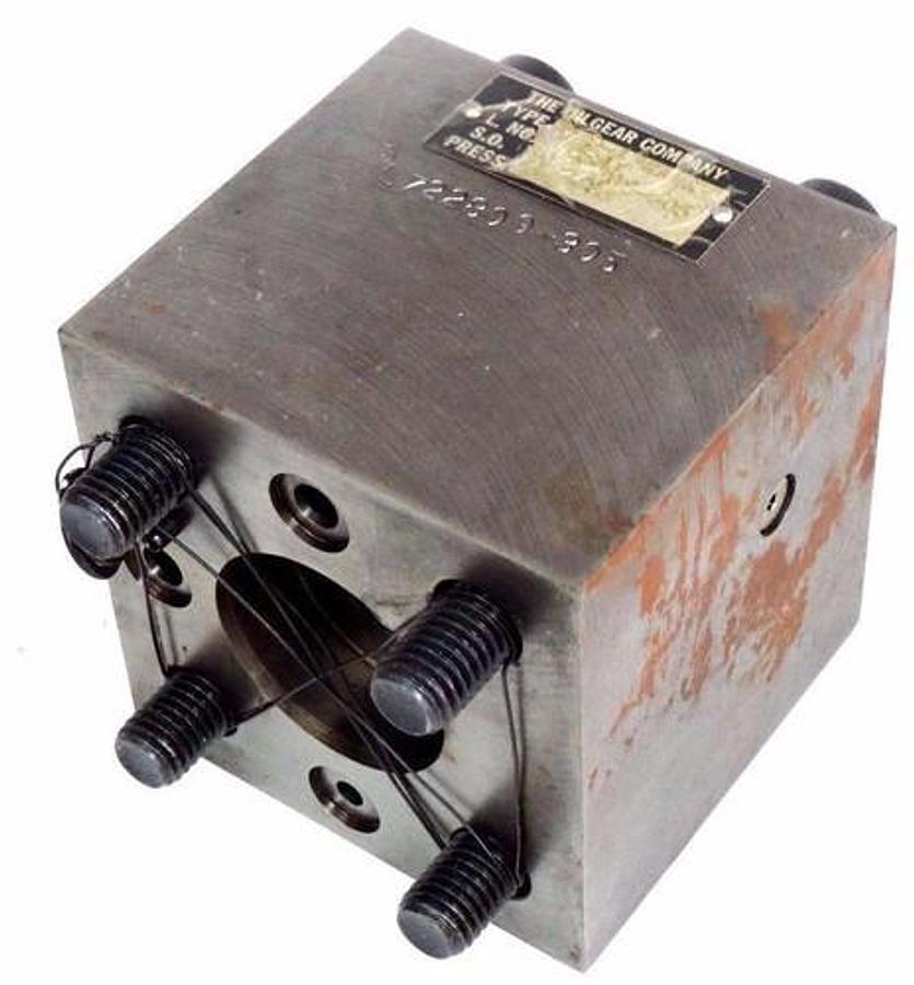 Used NEW OILGEAR COMPANY C09-13NNNN-VU-A1, L NO. L722809-305