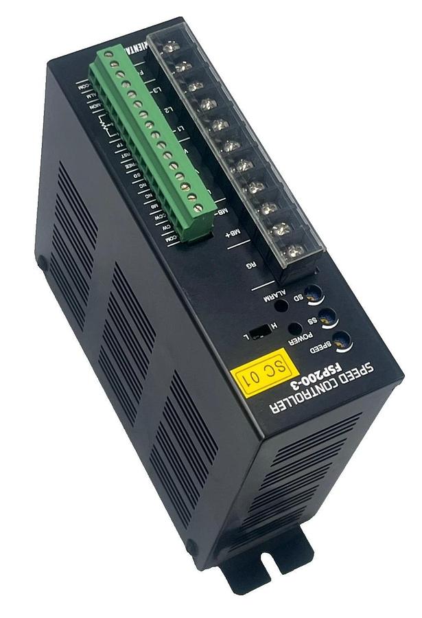Used ORIENTAL MOTOR FSP200-3 Speed Controller 200-230V 3-Phase 1.75A VFD Inverter