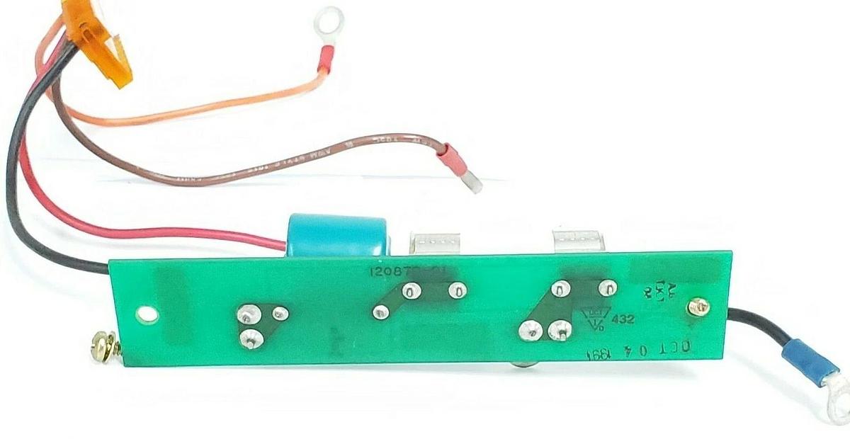 Used ALLEN BRADLEY 120880 FUSE BOARD REV. 02 KIT #: 120881, 120879-01 W/ SCREWS