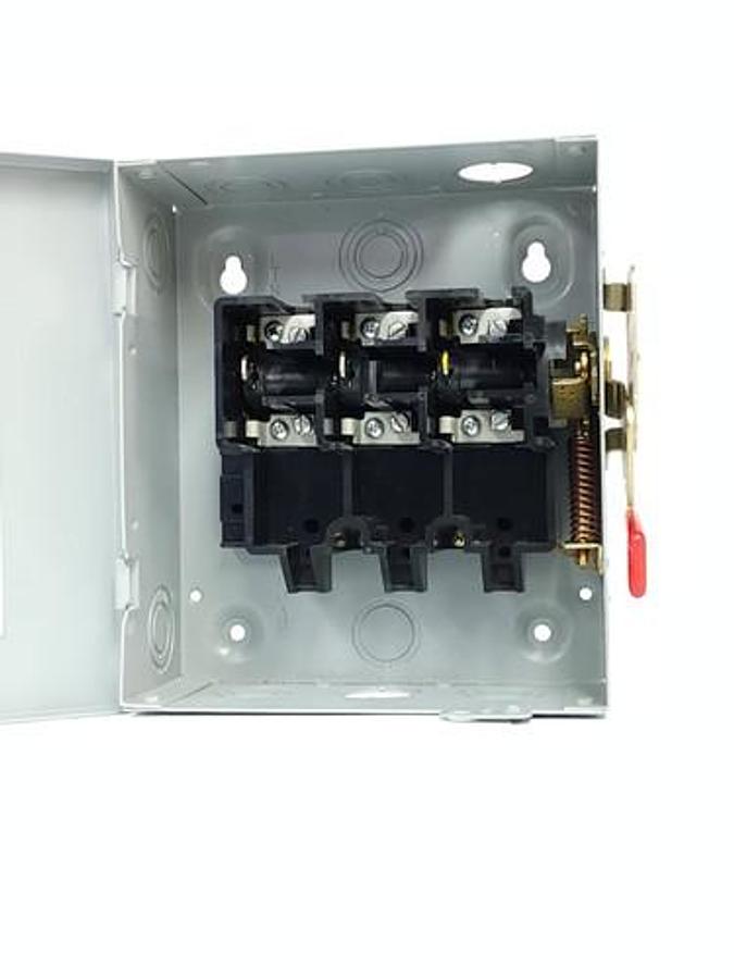 Used SIEMENS GNF321 GENERAL DUTY ENCLOSED SWITCH 30AMPS TYPE 1 ENCLOSURE